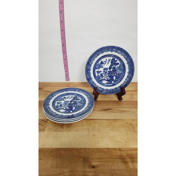 Set of 4 Johnson Bros 6 1/16 inch Blue Willow Bread and Butter plates - Picture 1 of 2